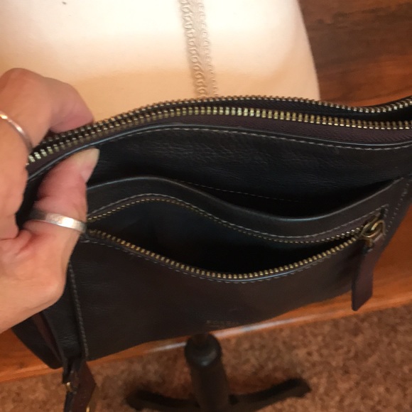 VINTAGE FOSSIL LEATHER CROSSBODY BAG - Picture 7 of 13